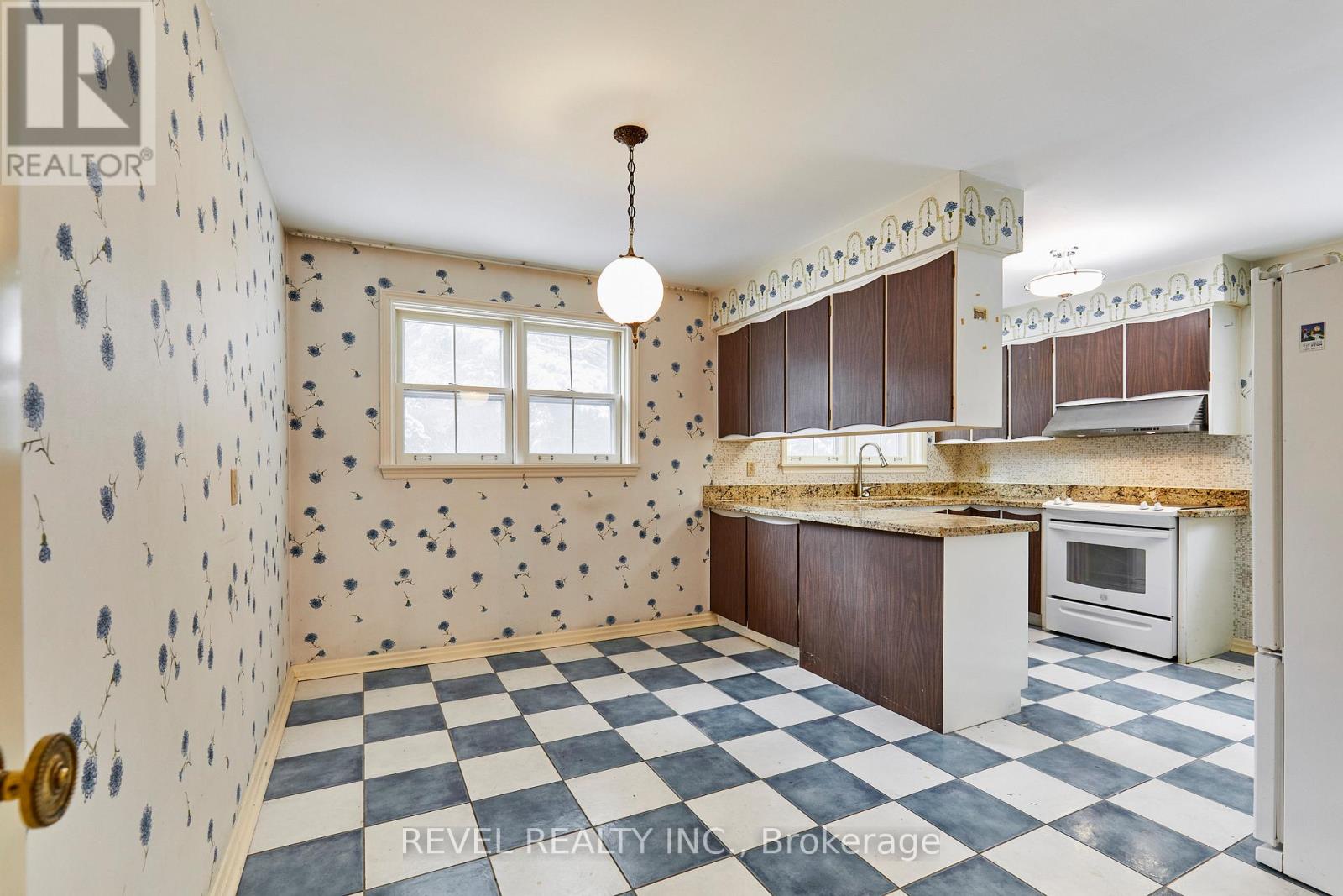 124 Forest Heights Boulevard, Toronto, Ontario  M2L 2K8 - Photo 14 - C12836894