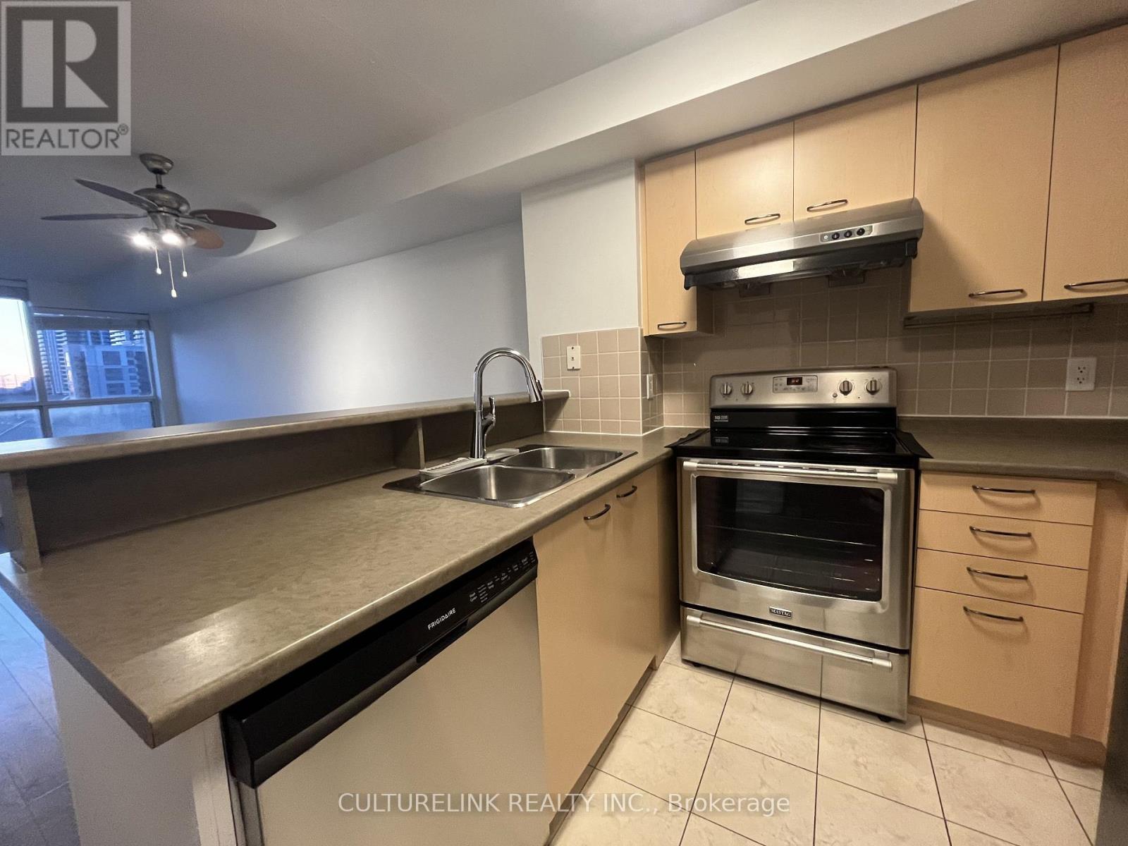 808 - 25 Times Avenue, Markham (Commerce Valley), Ontario  L3T 7X5 - Photo 4 - N12838834