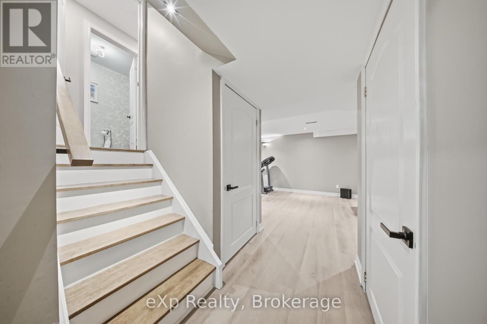 1360 Hill Street, Milton, Ontario  L9T 6M3 - Photo 39 - W12838994