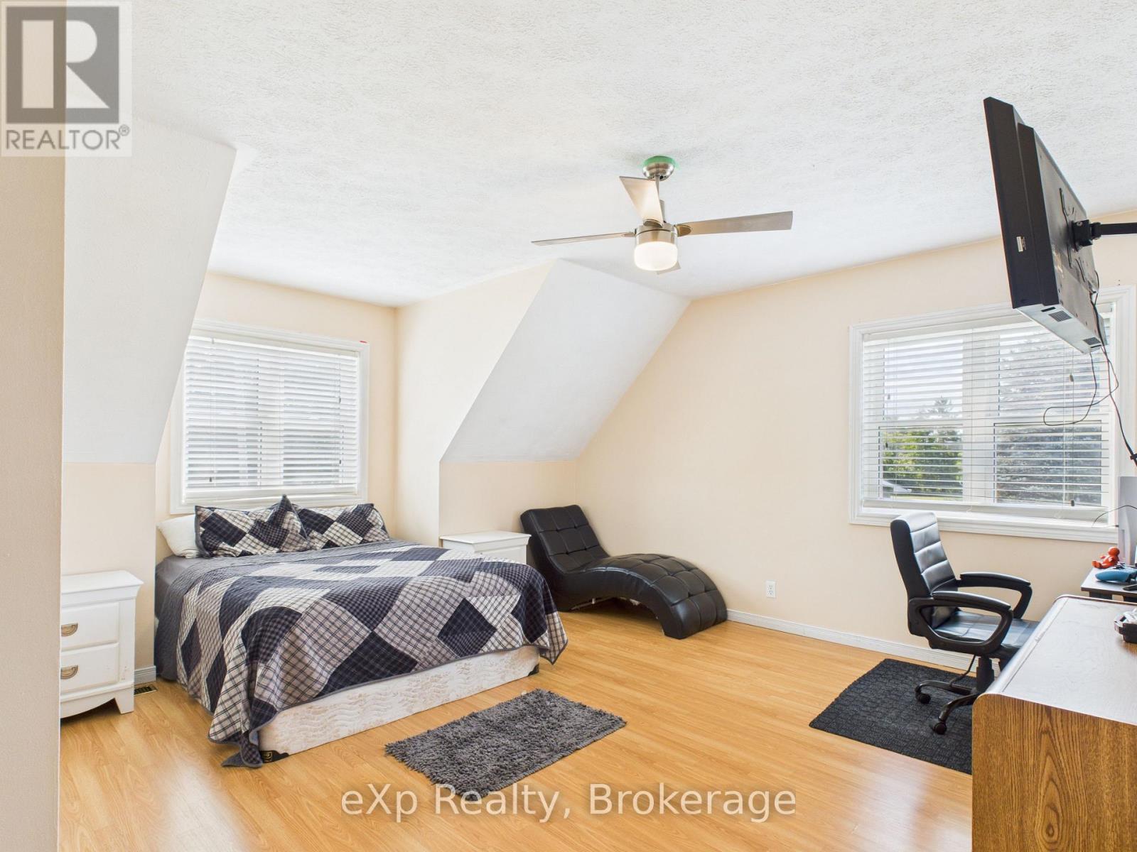 953 Greenock-Brant Line, Brockton, Ontario  N0G 1J0 - Photo 16 - X12839016