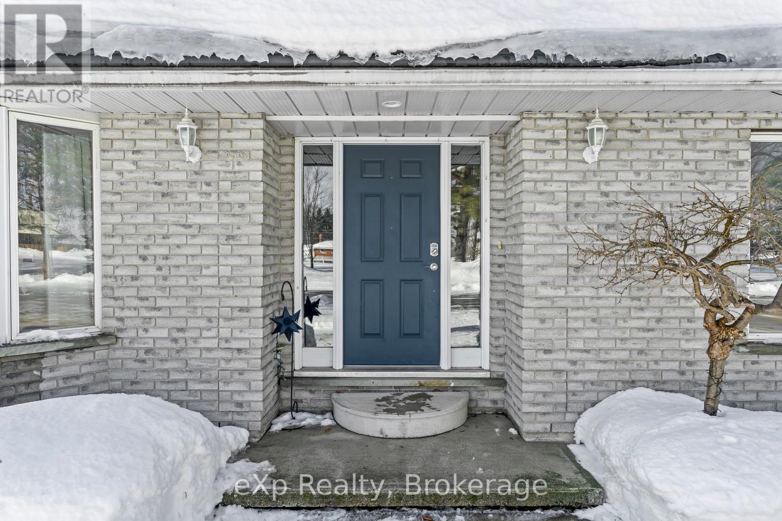 953 Greenock-Brant Line, Brockton, Ontario  N0G 1J0 - Photo 2 - X12839016