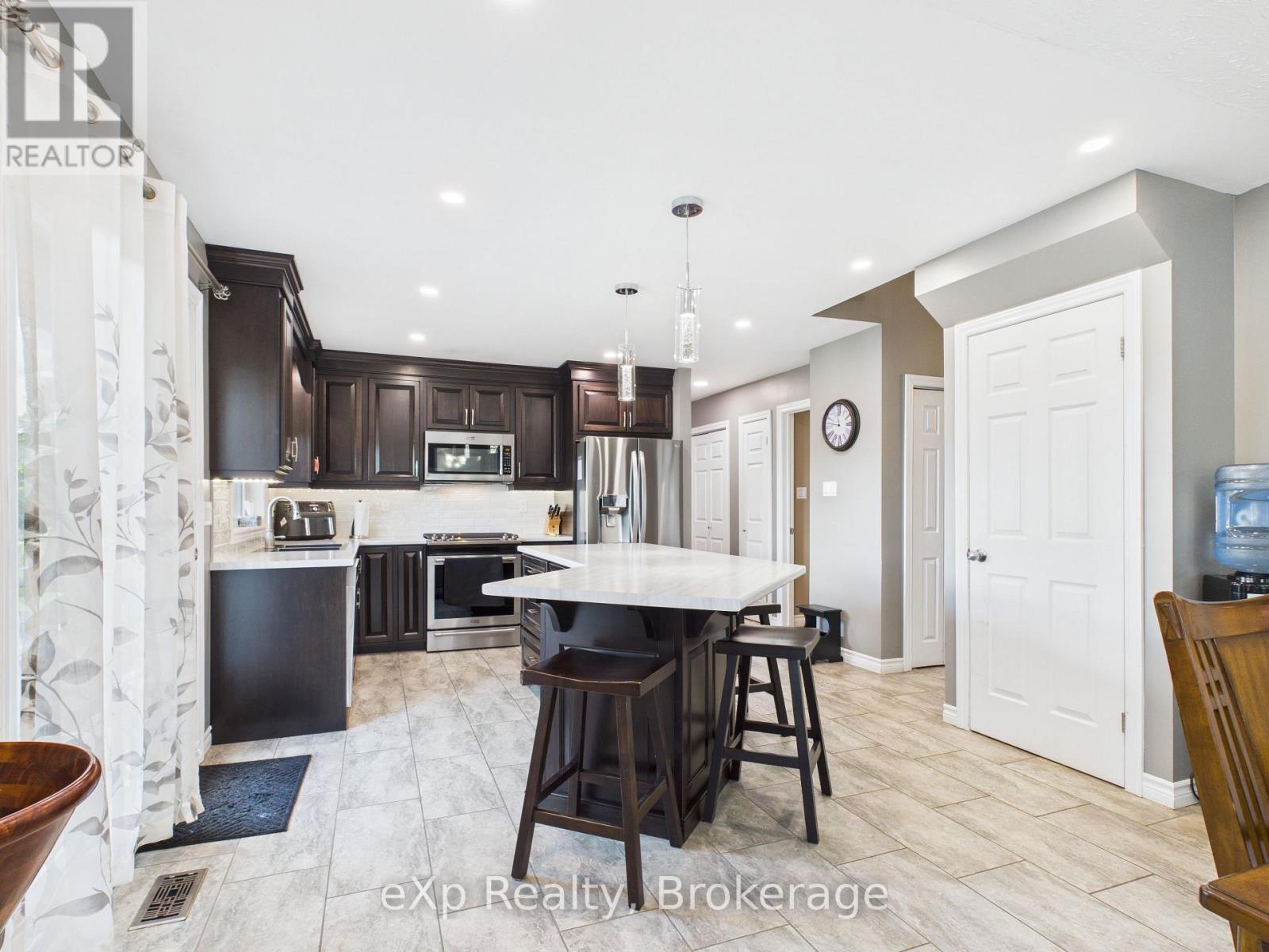 953 Greenock-Brant Line, Brockton, Ontario  N0G 1J0 - Photo 4 - X12839016
