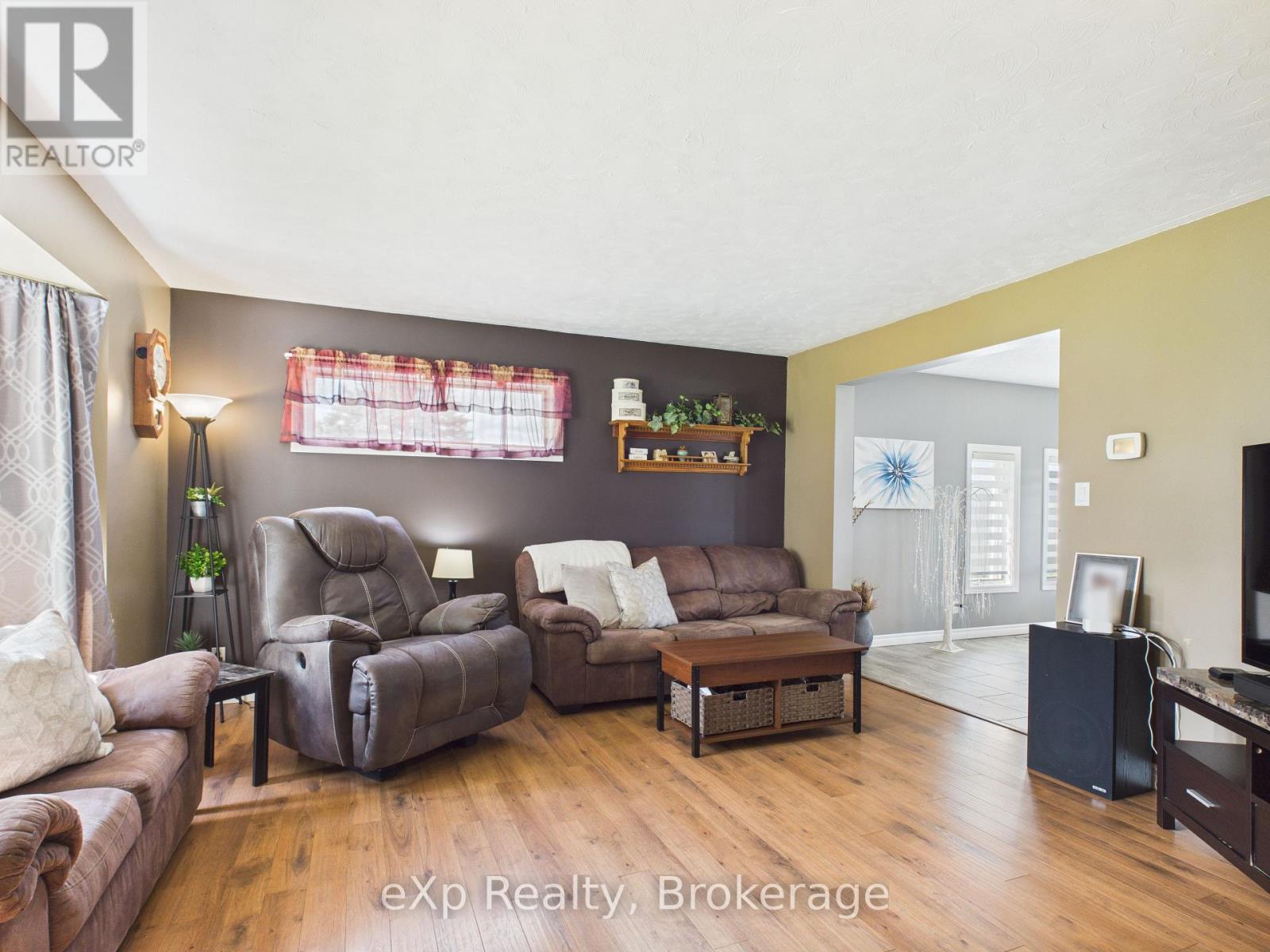 953 Greenock-Brant Line, Brockton, Ontario  N0G 1J0 - Photo 7 - X12839016