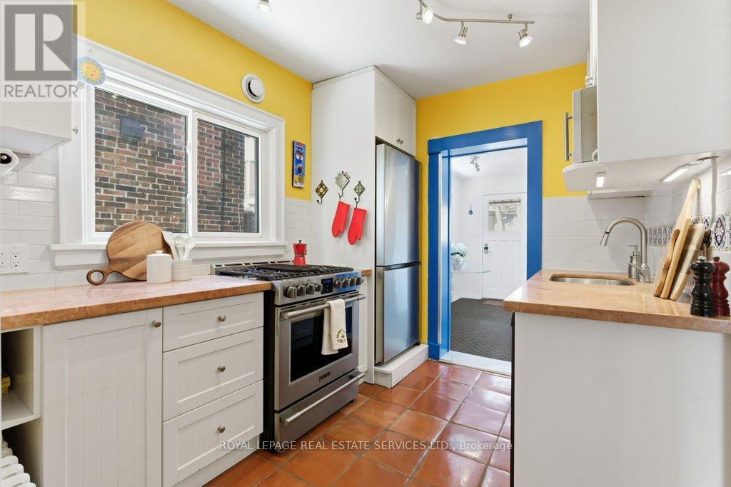 40 Heydon Park Road, Toronto, Ontario  M6J 2C8 - Photo 15 - C12839010