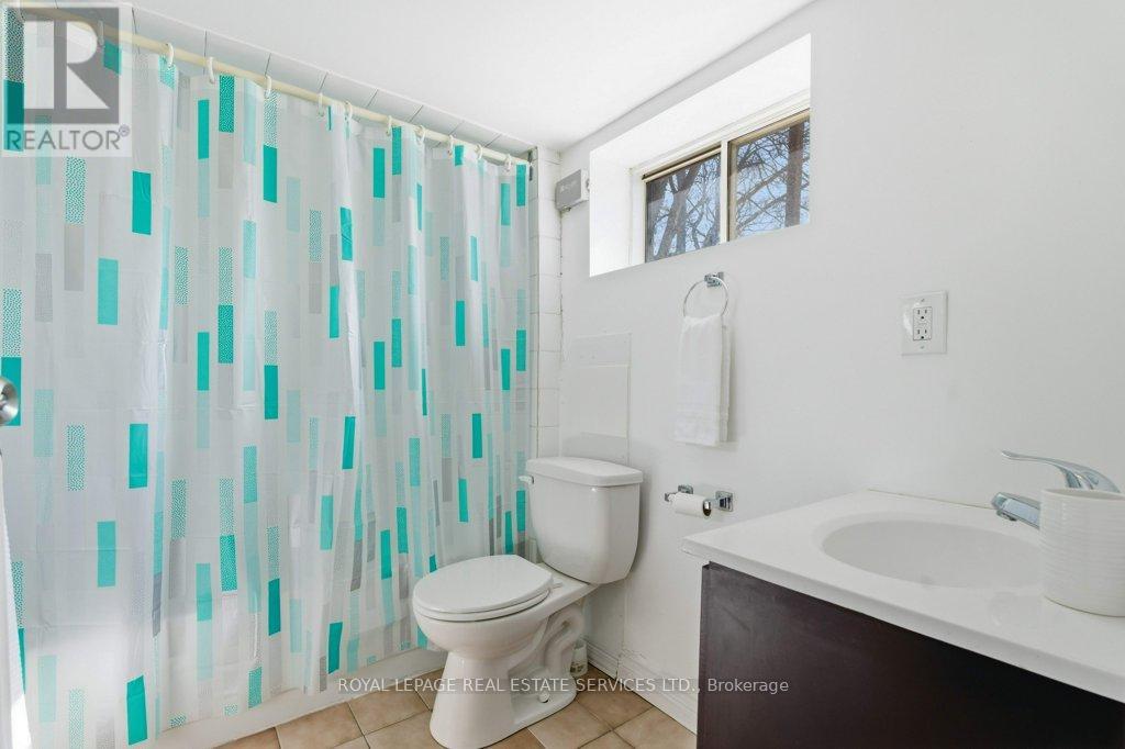 40 Heydon Park Road, Toronto, Ontario  M6J 2C8 - Photo 34 - C12839010