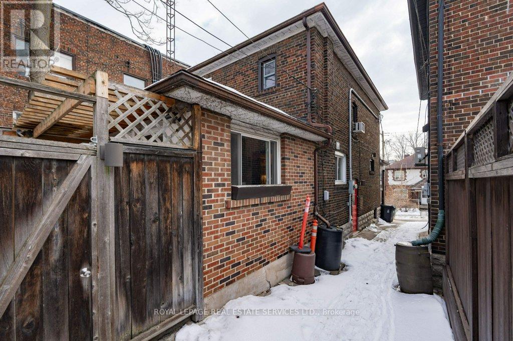 40 Heydon Park Road, Toronto, Ontario  M6J 2C8 - Photo 39 - C12839010