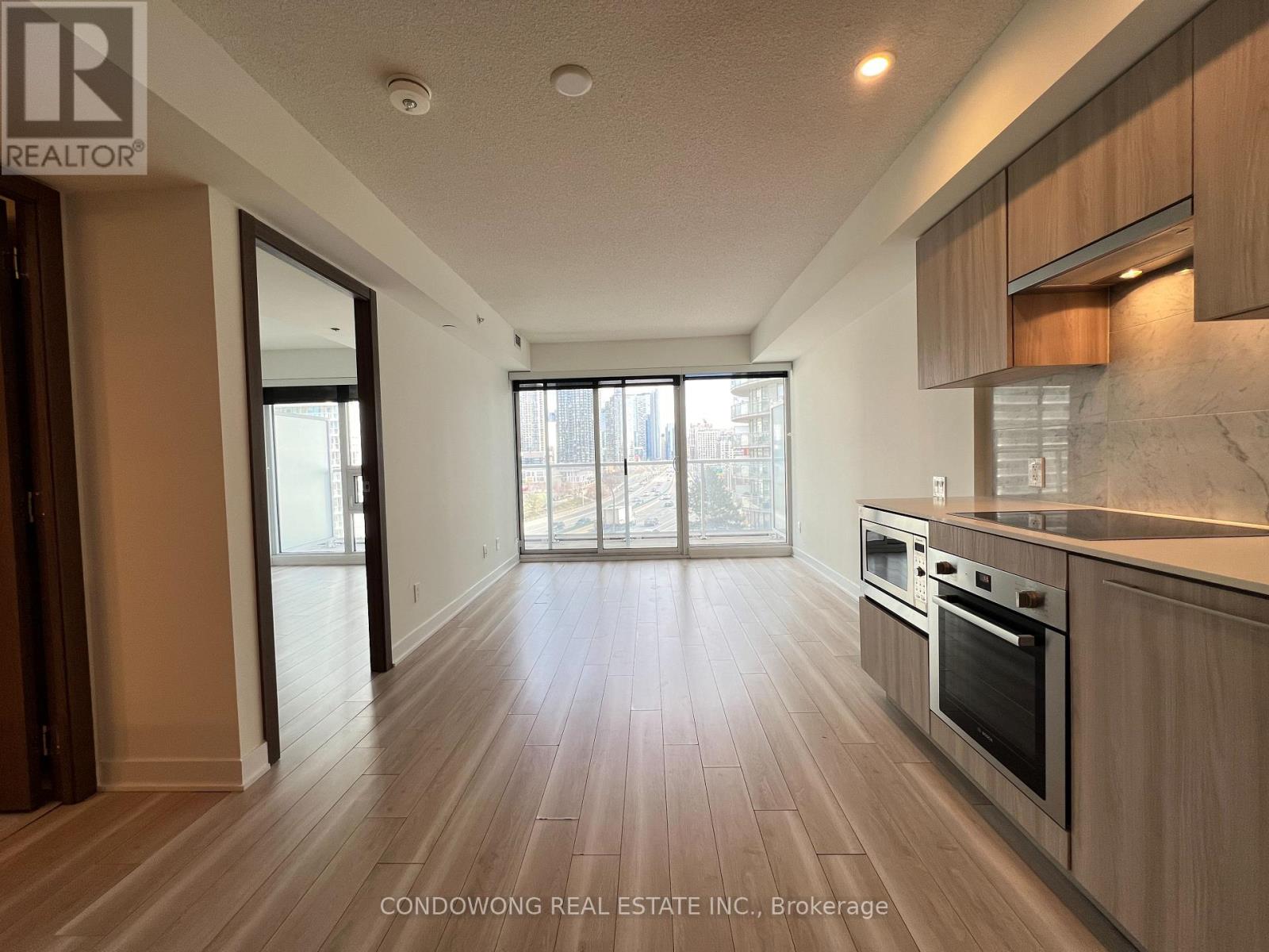 911 - 17 BATHURST STREET, Toronto, Ontario