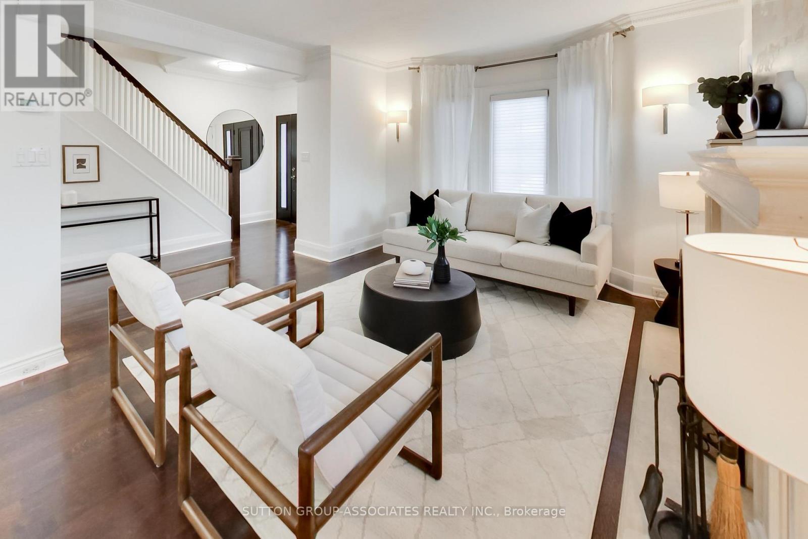 116 Maplewood Avenue, Toronto, Ontario  M6C 1J5 - Photo 10 - C12839026