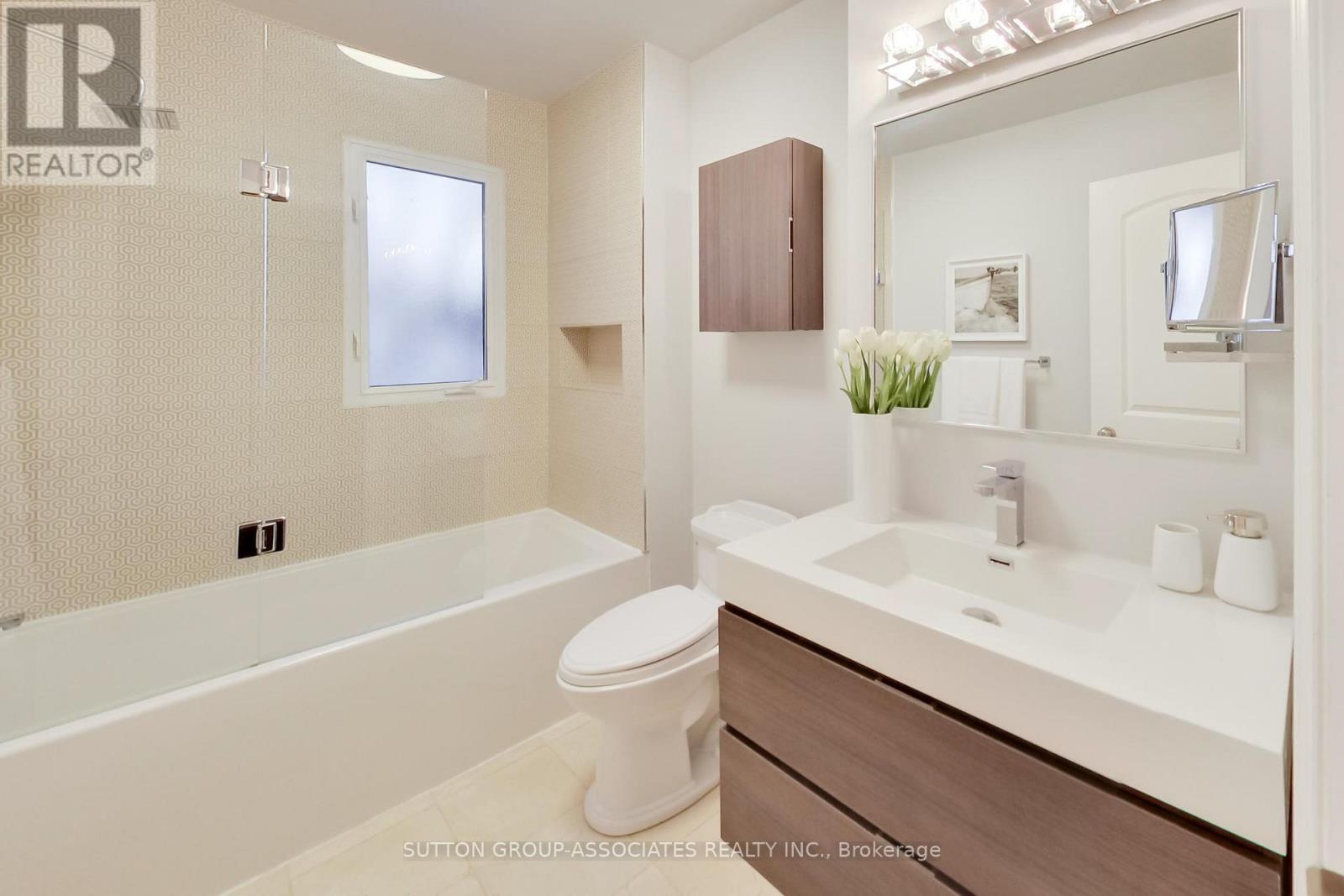 116 Maplewood Avenue, Toronto, Ontario  M6C 1J5 - Photo 26 - C12839026