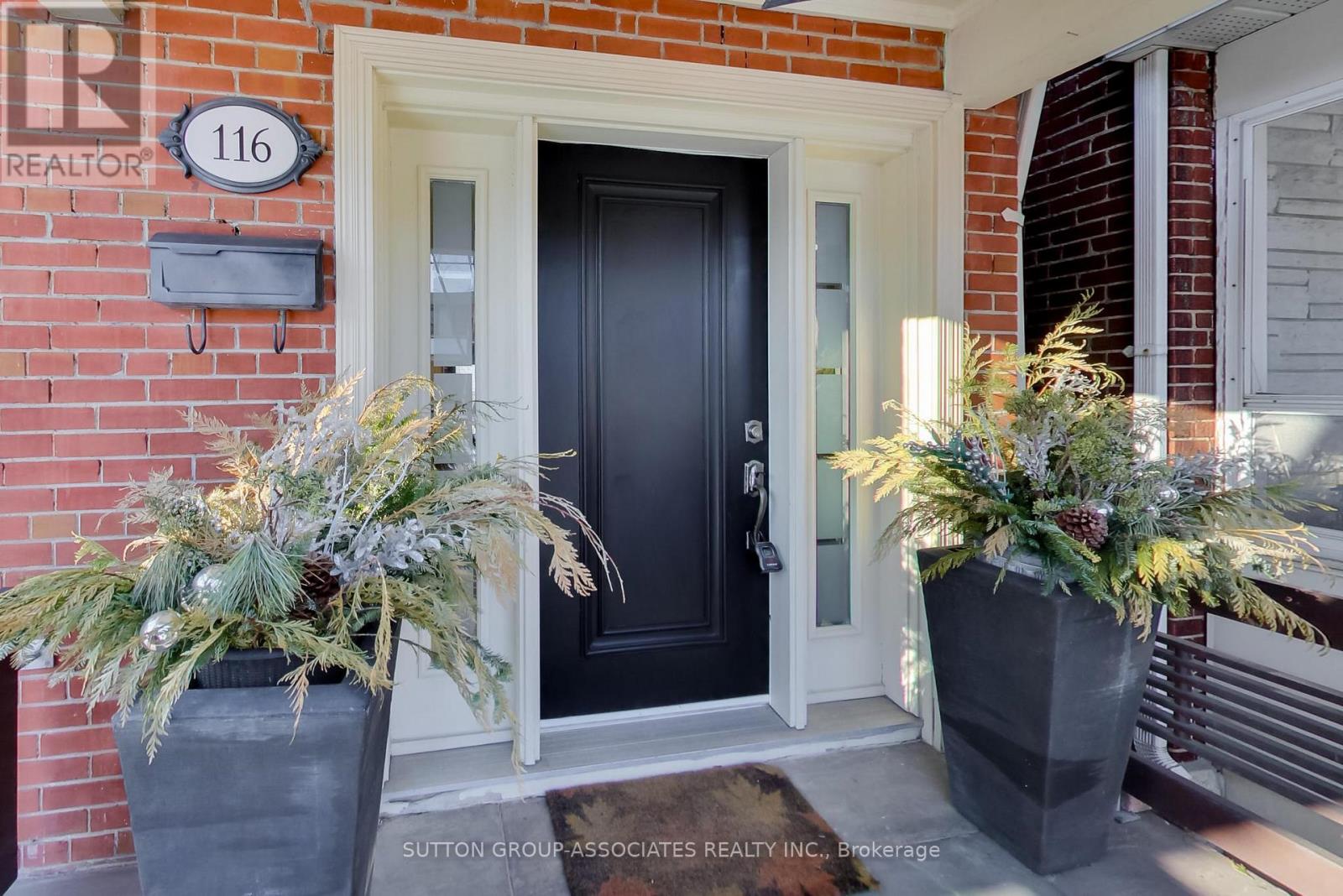 116 Maplewood Avenue, Toronto, Ontario  M6C 1J5 - Photo 3 - C12839026