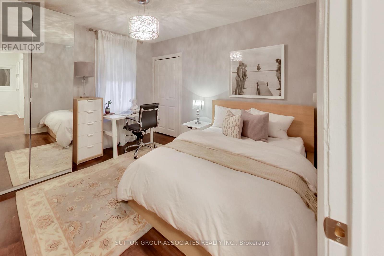 116 Maplewood Avenue, Toronto, Ontario  M6C 1J5 - Photo 32 - C12839026