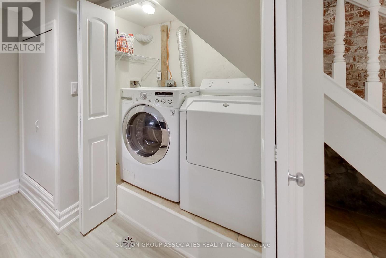 116 Maplewood Avenue, Toronto, Ontario  M6C 1J5 - Photo 38 - C12839026