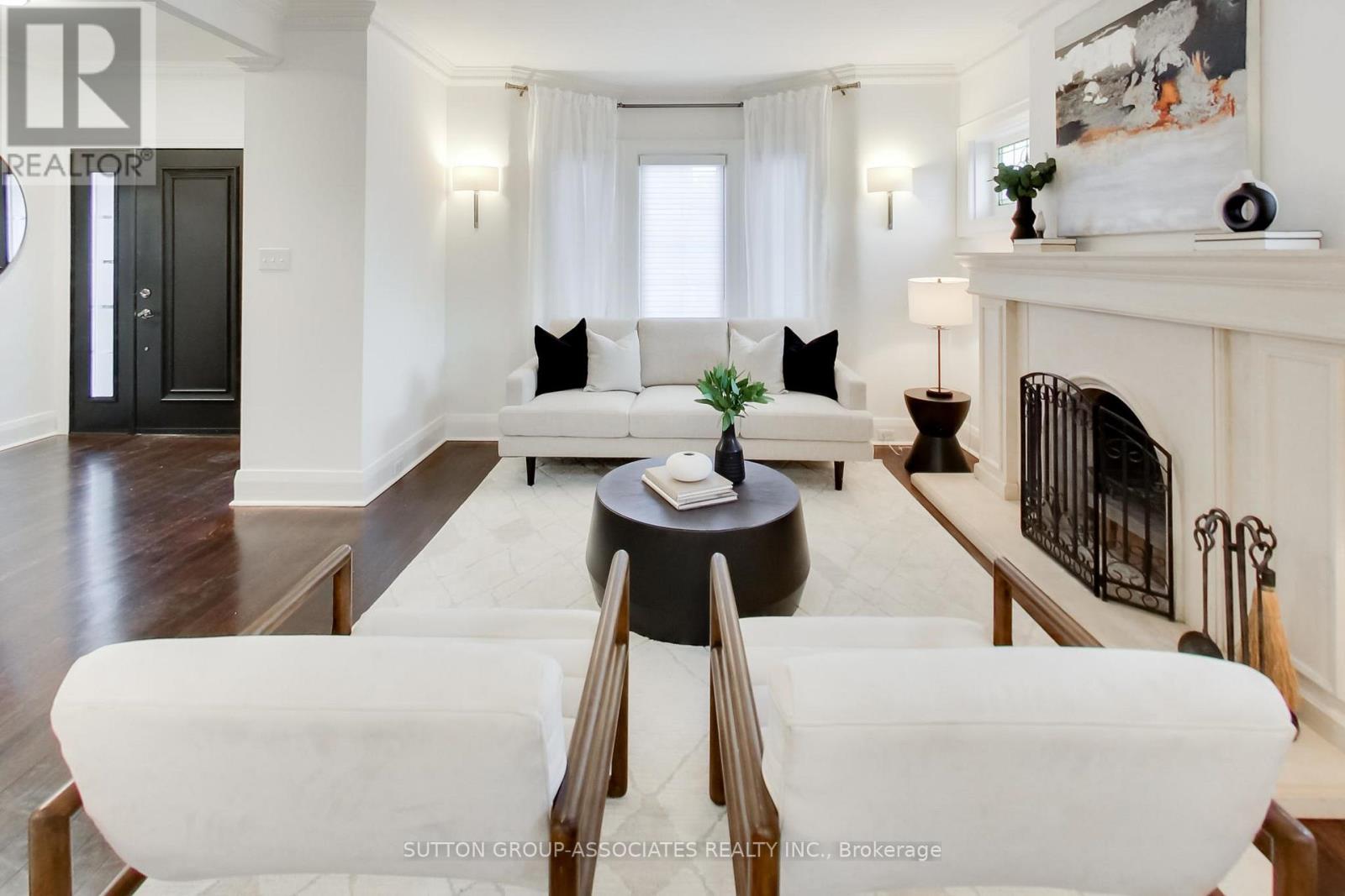 116 Maplewood Avenue, Toronto, Ontario  M6C 1J5 - Photo 4 - C12839026