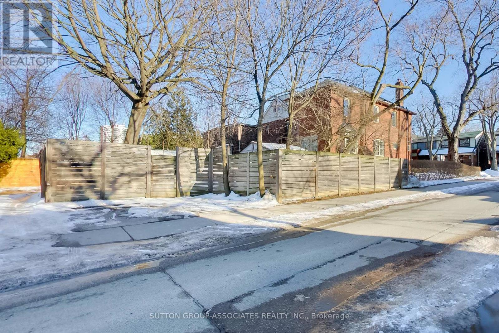 116 Maplewood Avenue, Toronto, Ontario  M6C 1J5 - Photo 45 - C12839026