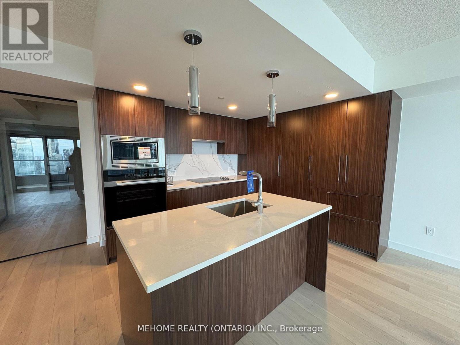 6705 - 3 Concord Cityplace Way, Toronto, Ontario  M5V 0X4 - Photo 4 - C12839046