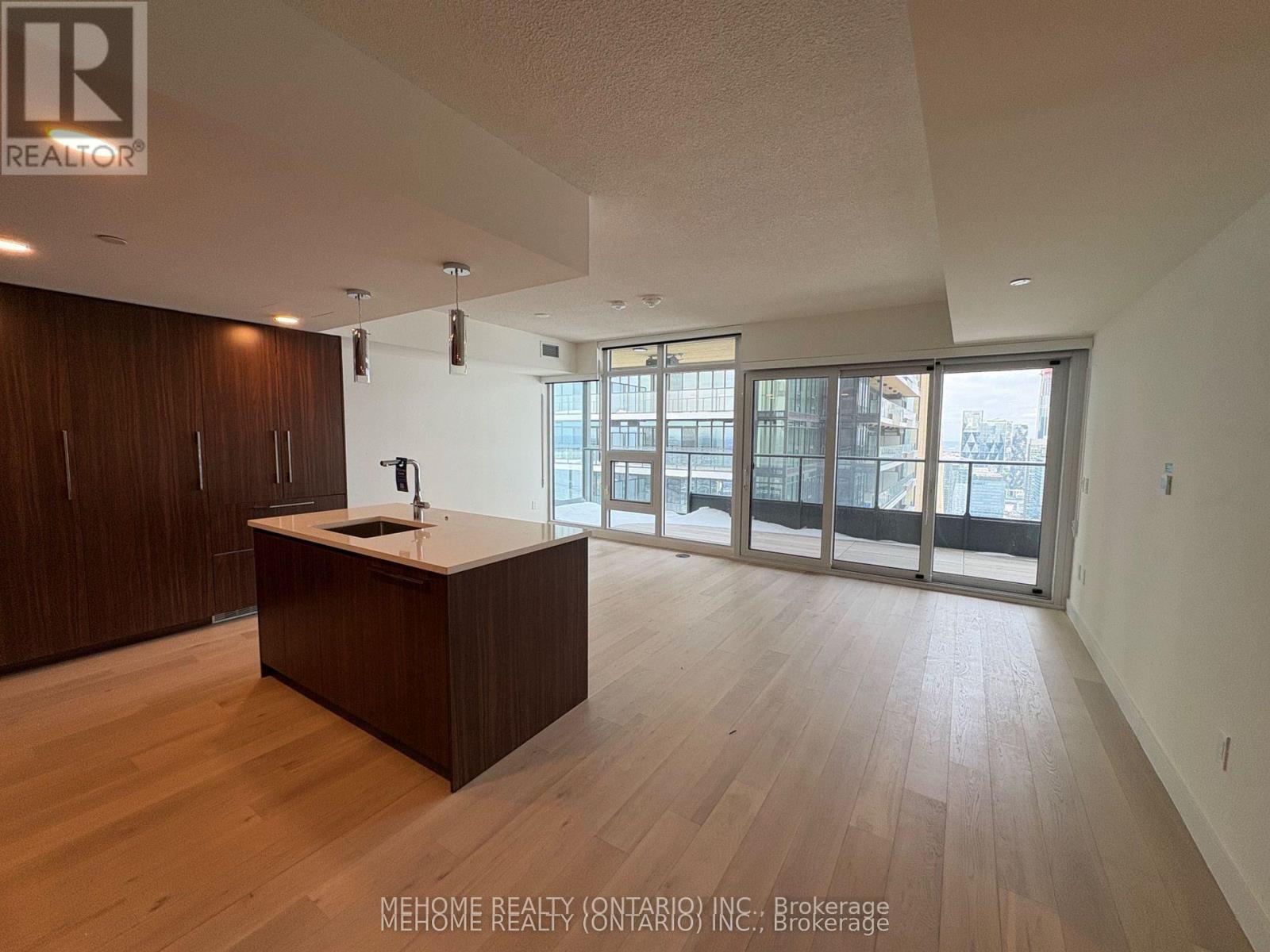 6705 - 3 Concord Cityplace Way, Toronto, Ontario  M5V 0X4 - Photo 6 - C12839046