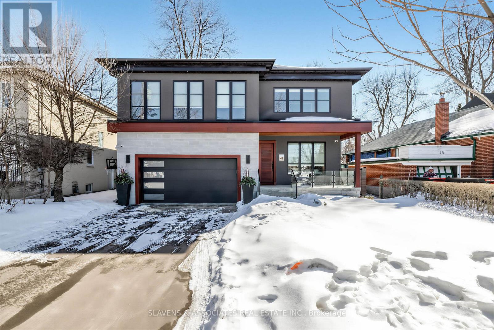 41 INVERMAY AVENUE, Toronto, Ontario