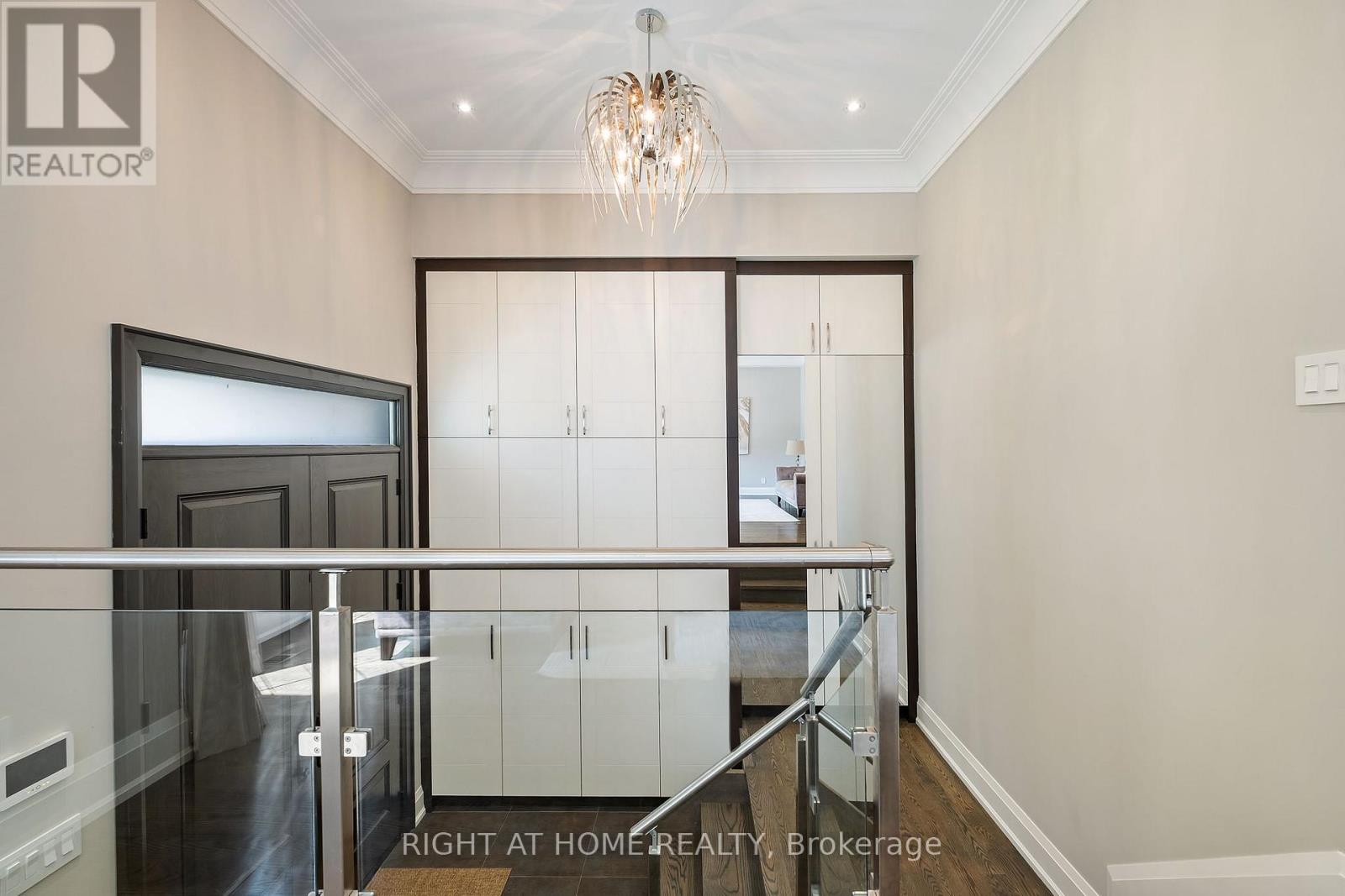 316 Churchill Avenue, Toronto, Ontario  M2R 1E7 - Photo 4 - C12839084