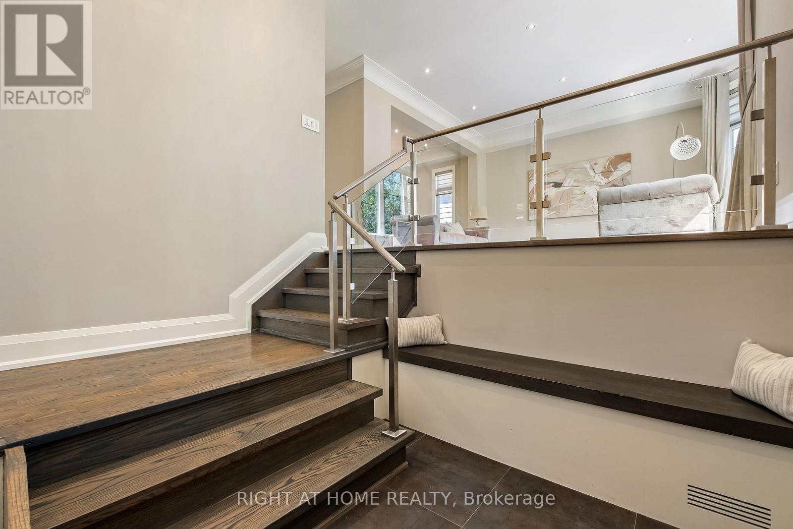 316 Churchill Avenue, Toronto, Ontario  M2R 1E7 - Photo 5 - C12839084