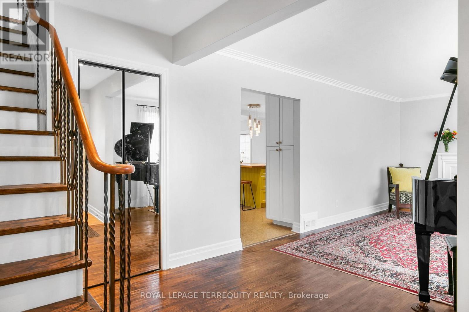 11 Urbandale Avenue, Toronto, Ontario  M2M 2G9 - Photo 4 - C12839110