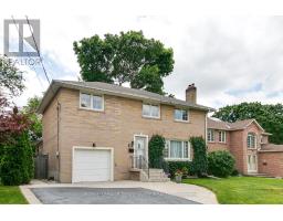 11 URBANDALE AVENUE, Toronto, Ontario