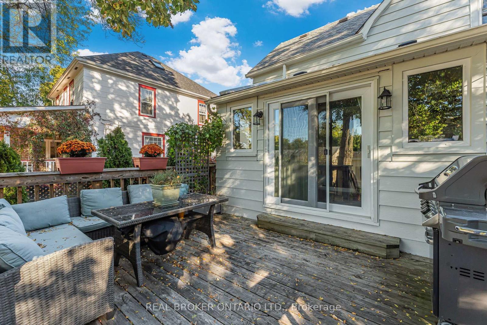 24 Robinson Street S, Grimsby, Ontario  L3M 3C4 - Photo 32 - X12700248