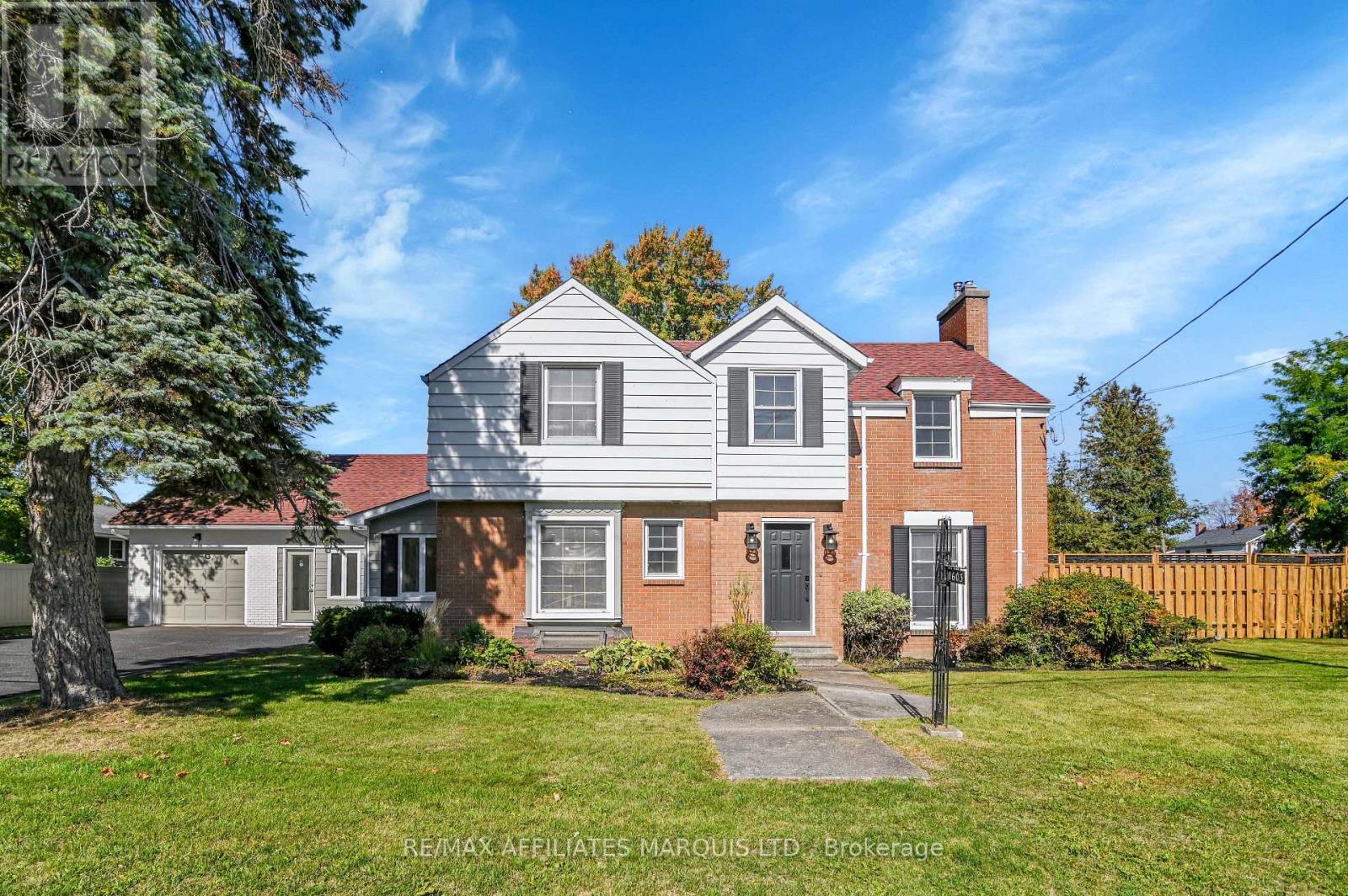 1603 PETER STREET, Cornwall, Ontario