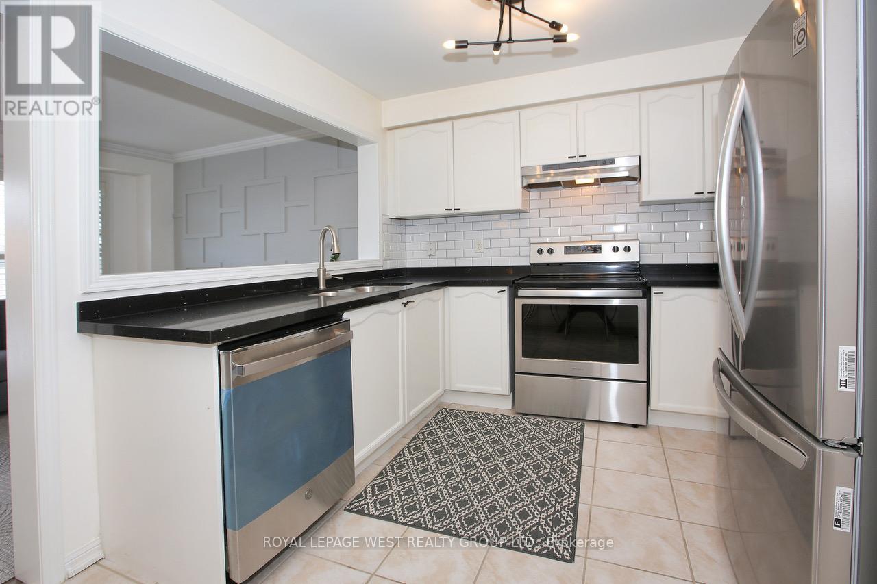 104 Kirkland Place, Whitby, Ontario L1P 1W9 - Photo 10 - E12839068