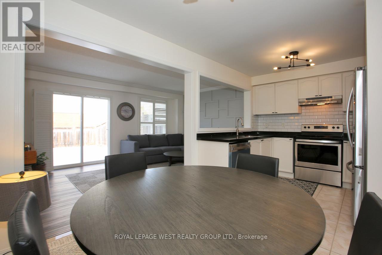 104 Kirkland Place, Whitby, Ontario L1P 1W9 - Photo 11 - E12839068