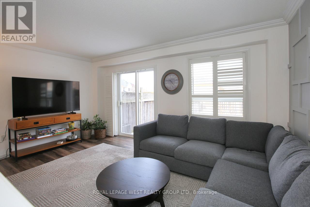 104 Kirkland Place, Whitby, Ontario L1P 1W9 - Photo 15 - E12839068