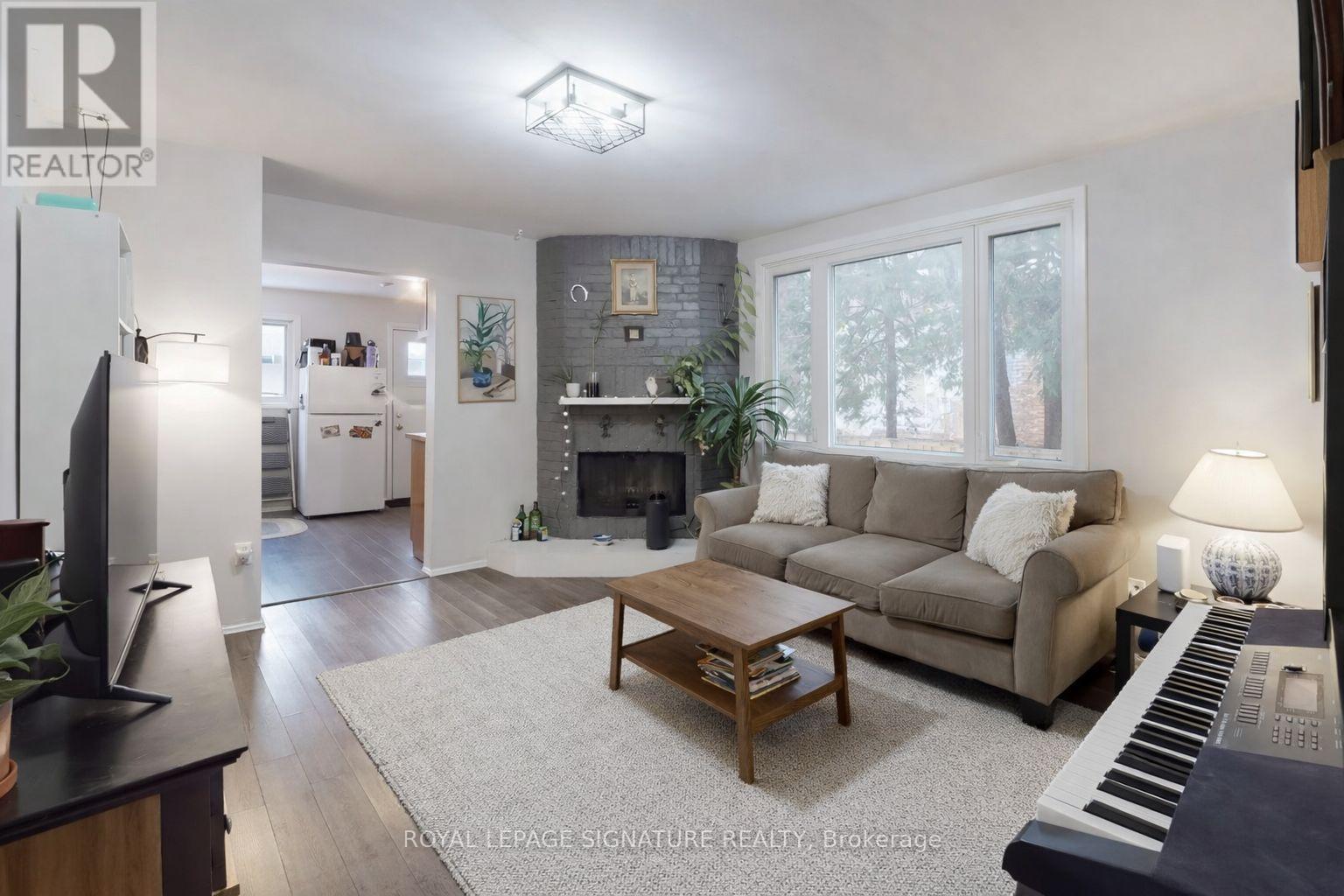 MAIN - 117 HAMPTON AVENUE, Toronto, Ontario