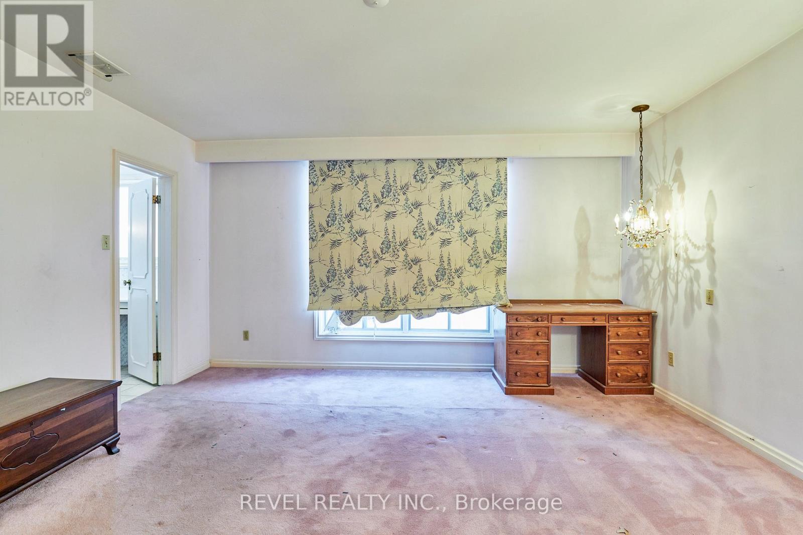 124 Forest Heights Boulevard, Toronto, Ontario  M2L 2K8 - Photo 19 - C12836894