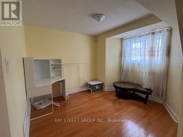 156 Legends Way, Markham (Unionville), Ontario  L3R 6A6 - Photo 9 - N12839102