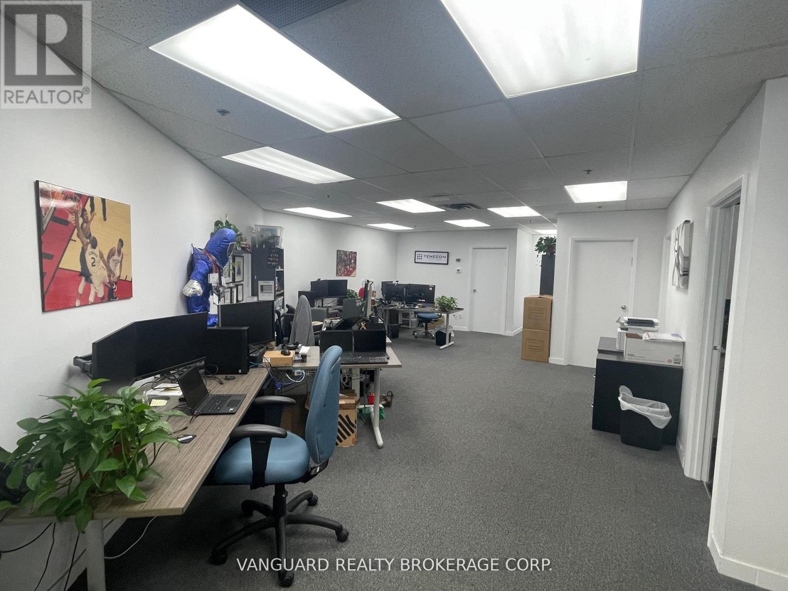 18 - 231 Millway Avenue, Vaughan (Concord), Ontario  L4K 3W7 - Photo 2 - N12839122