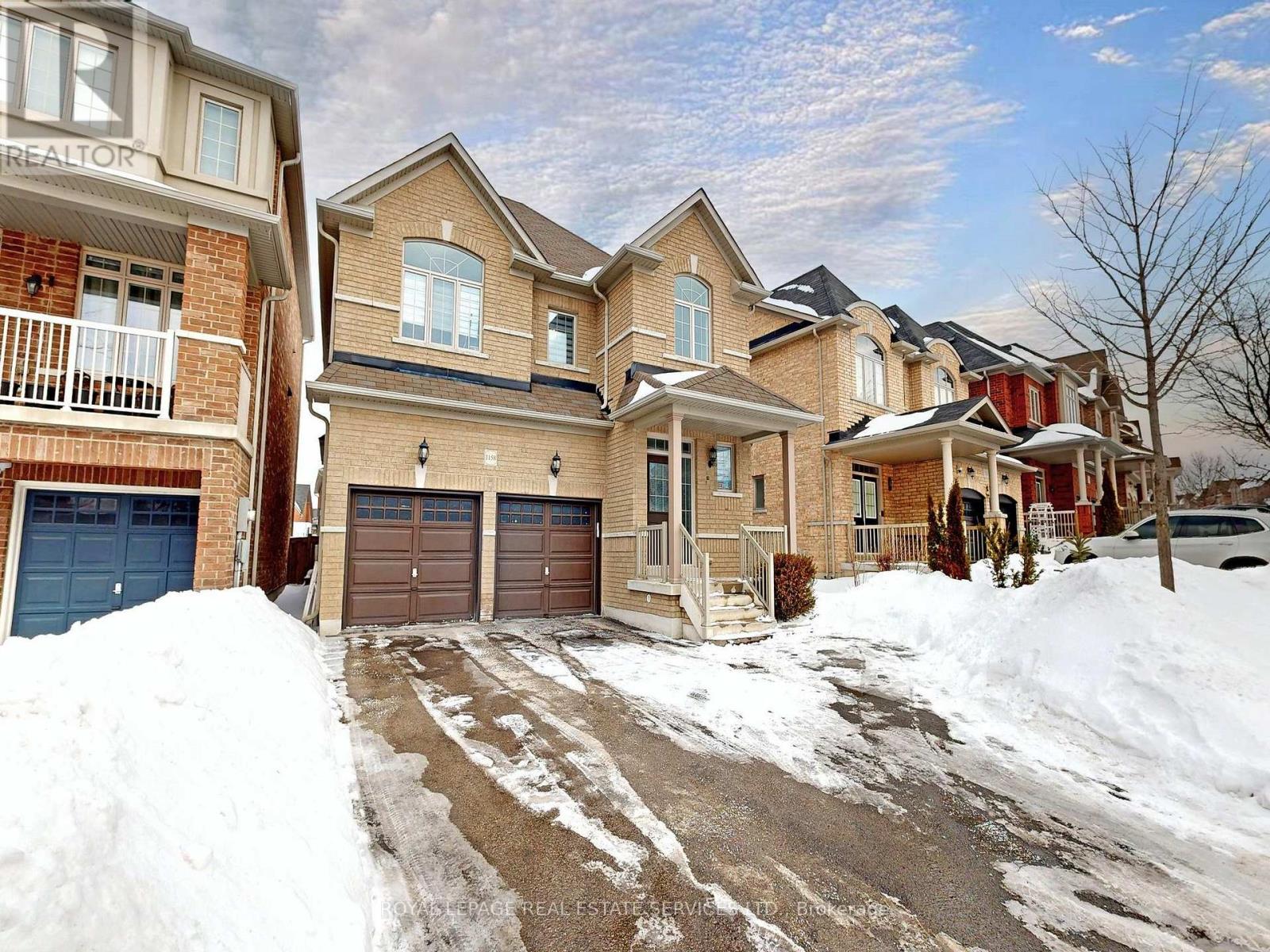 1158 Atkins Drive, Newmarket (Stonehaven-Wyndham), Ontario  L3X 0A6 - Photo 2 - N12839146