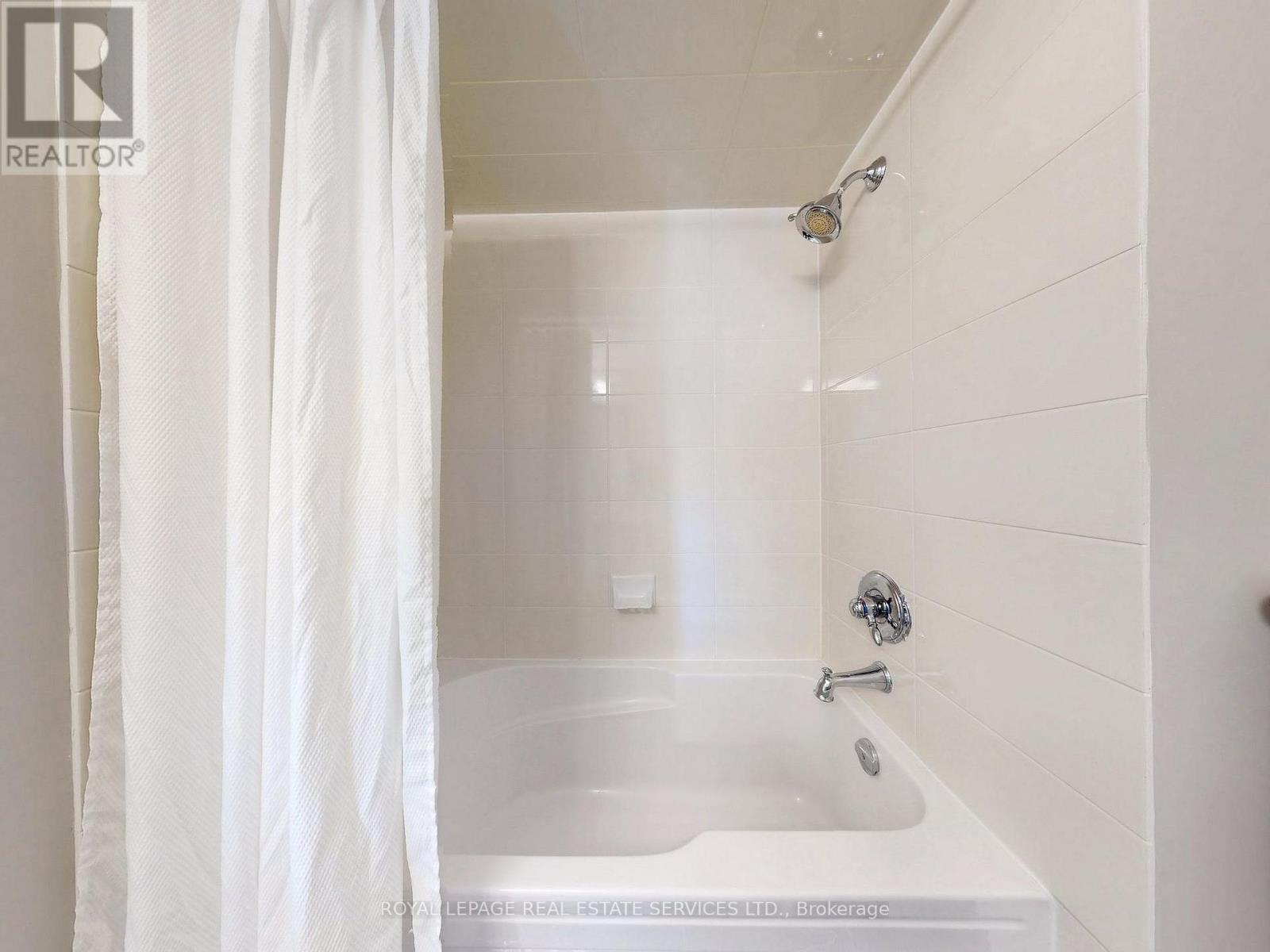 1158 Atkins Drive, Newmarket (Stonehaven-Wyndham), Ontario  L3X 0A6 - Photo 34 - N12839146