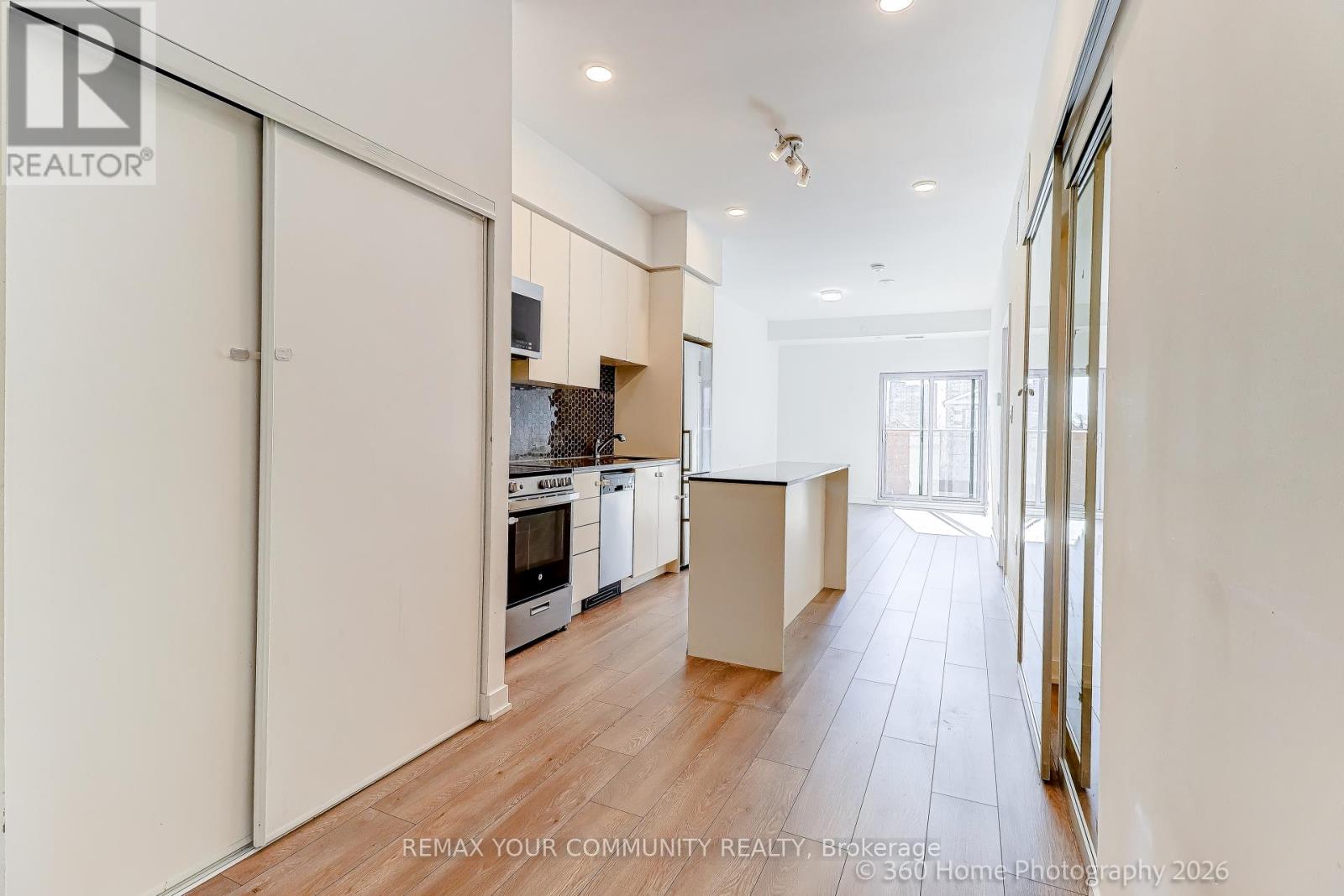 306 - 2433 Dufferin Street, Toronto (Briar Hill-Belgravia), Ontario  M6E 0B4 - Photo 4 - W12796910