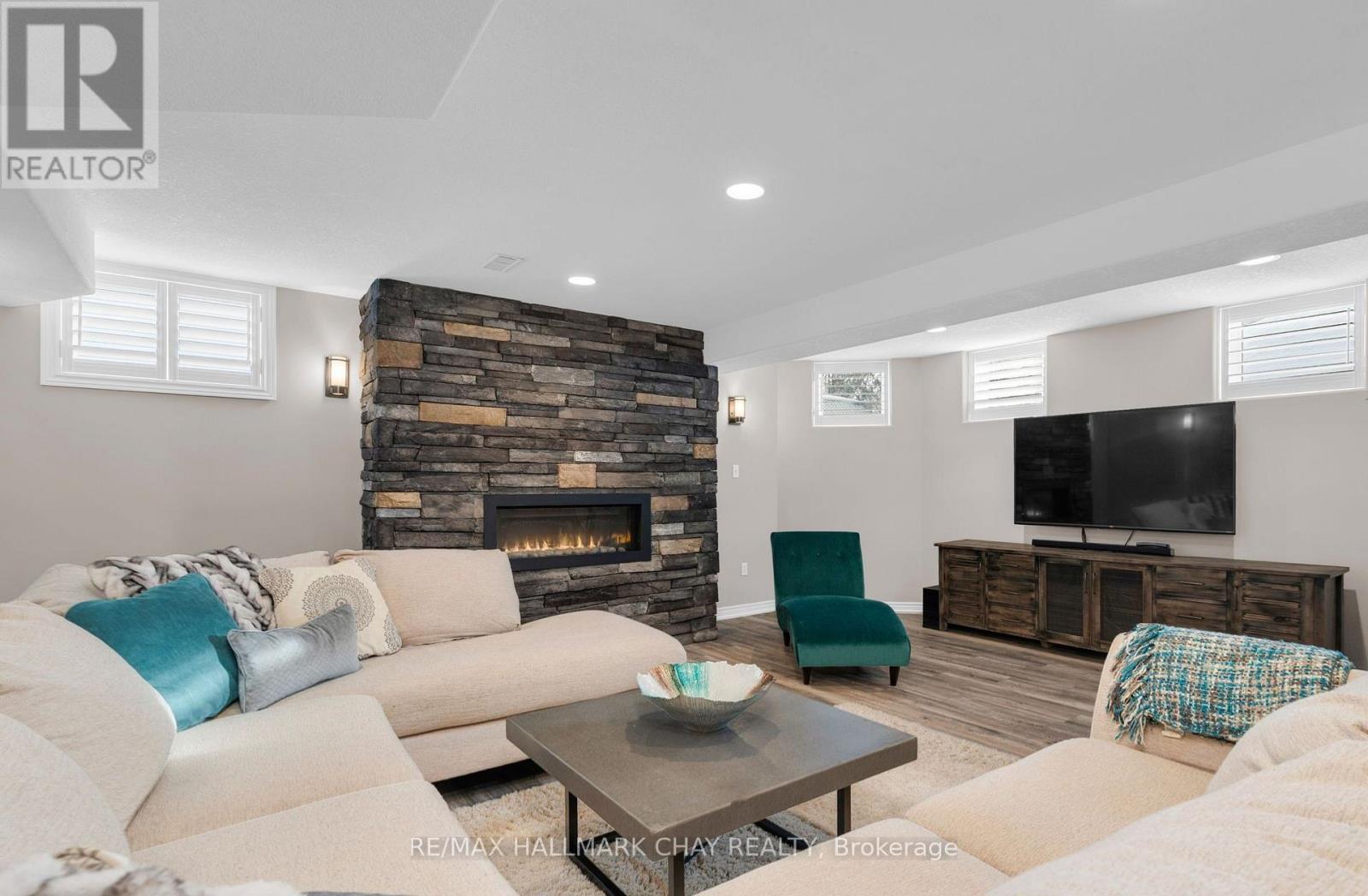 37 Brookfield Crescent, Barrie (Bayshore), Ontario  L4N 9R6 - Photo 18 - S12838982