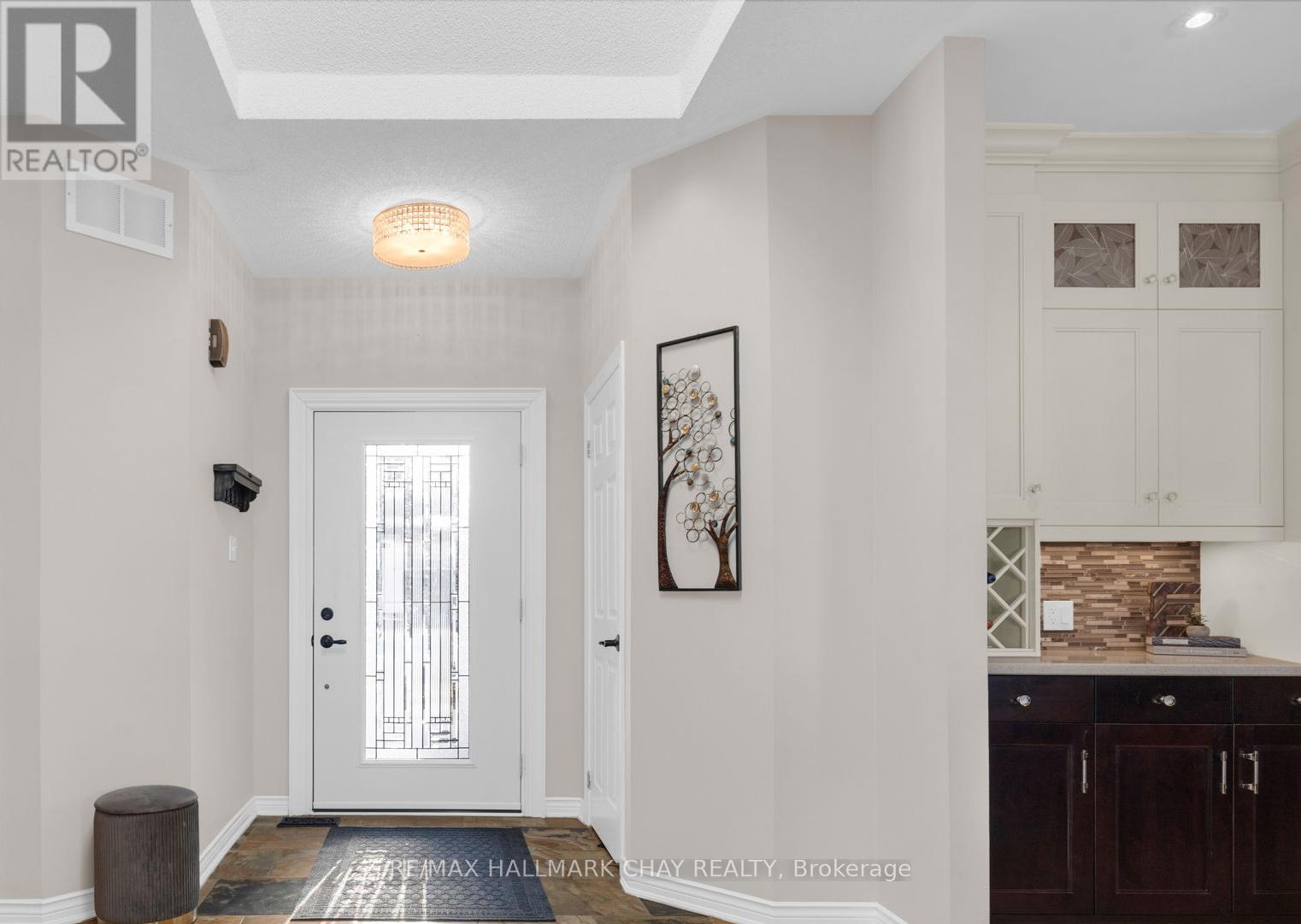 37 Brookfield Crescent, Barrie (Bayshore), Ontario  L4N 9R6 - Photo 3 - S12838982