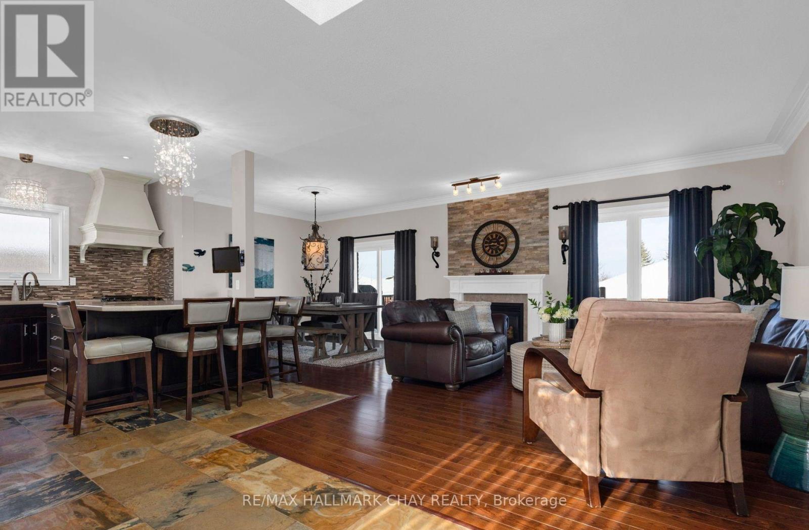 37 Brookfield Crescent, Barrie (Bayshore), Ontario  L4N 9R6 - Photo 4 - S12838982