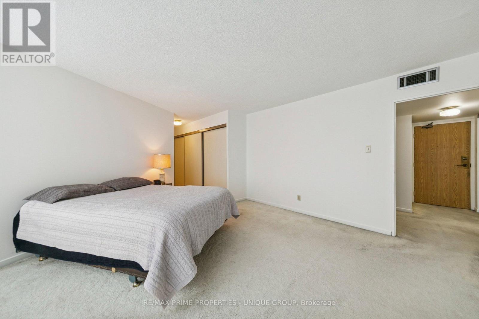 1801 - 1300 Bloor Street, Mississauga, Ontario  L4Y 3Z2 - Photo 22 - W12838990