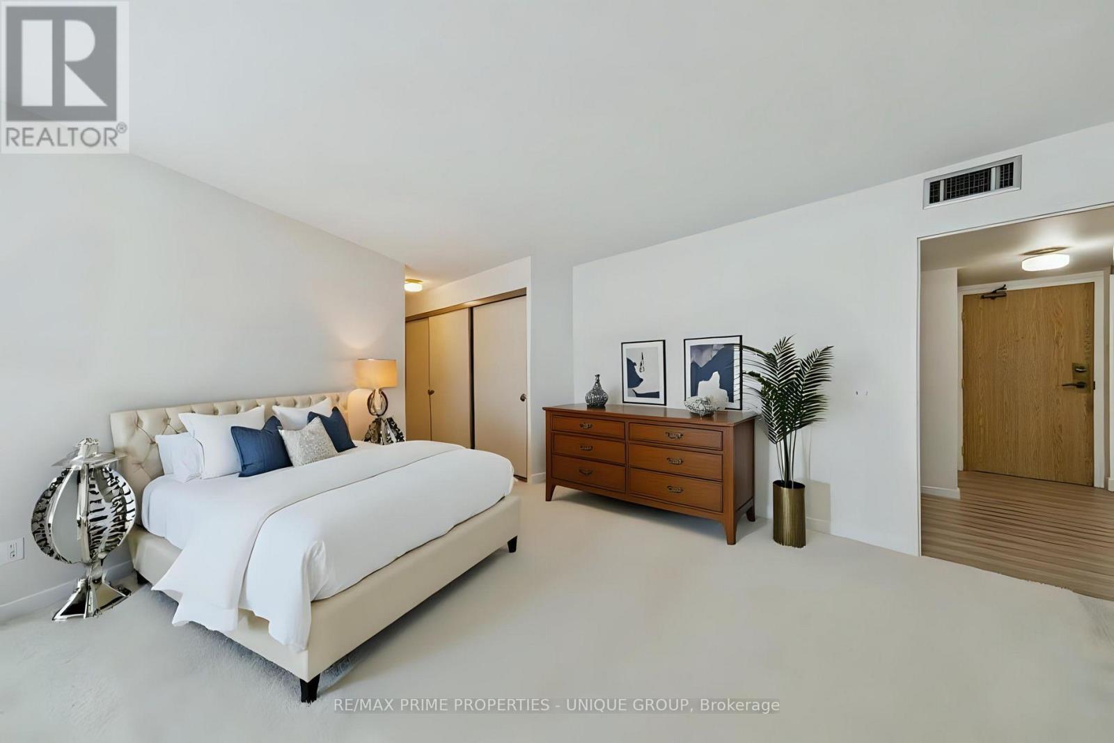 1801 - 1300 Bloor Street, Mississauga, Ontario  L4Y 3Z2 - Photo 23 - W12838990