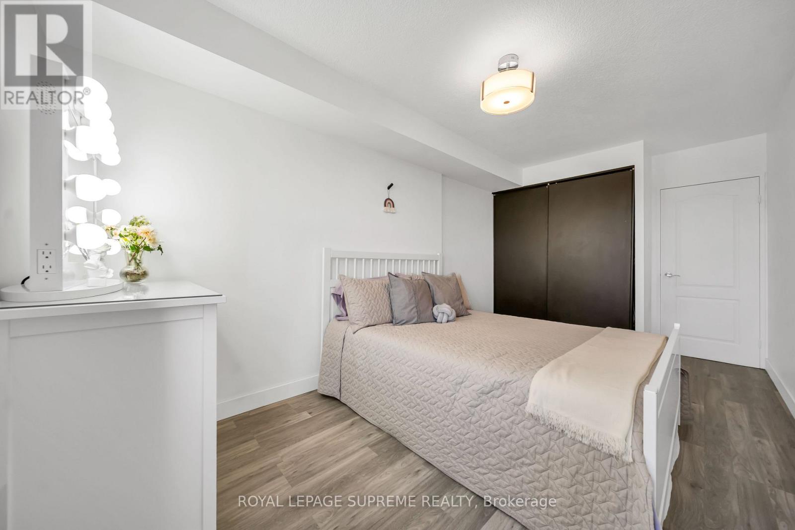 910 - 75 Emmett Avenue, Toronto, Ontario  M6M 5A7 - Photo 16 - W12838996