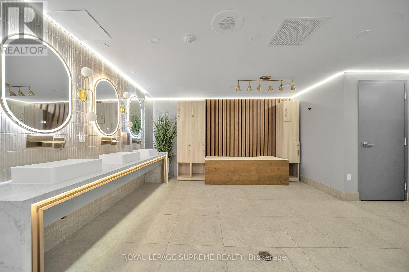 910 - 75 Emmett Avenue, Toronto, Ontario  M6M 5A7 - Photo 6 - W12838996