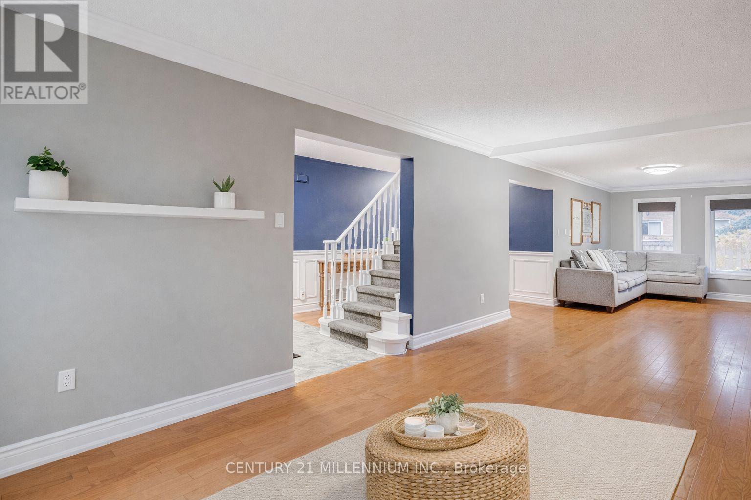 28 Bristol Avenue, Brampton (Northwood Park), Ontario  L6X 2B3 - Photo 10 - W12839032