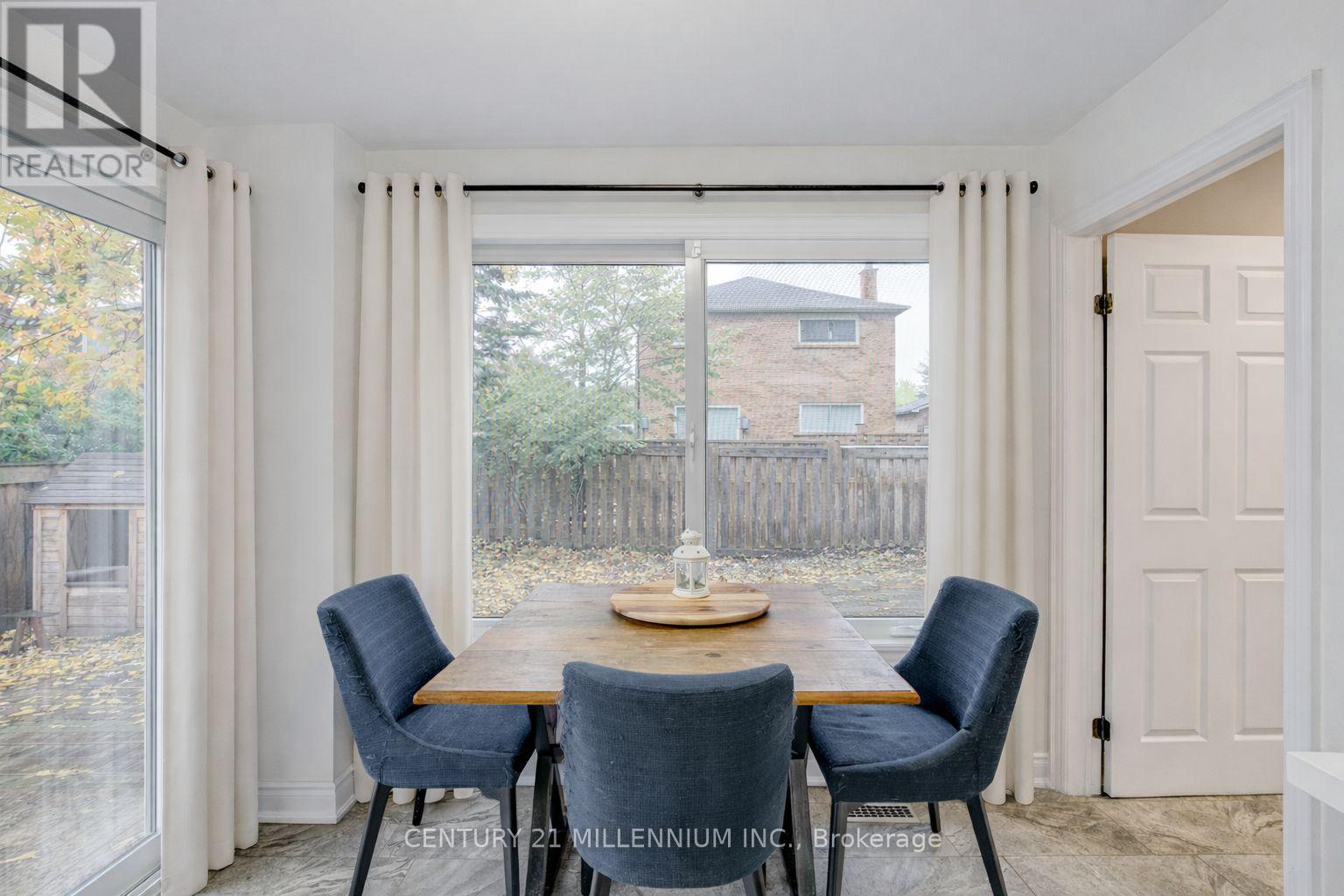 28 Bristol Avenue, Brampton (Northwood Park), Ontario  L6X 2B3 - Photo 15 - W12839032