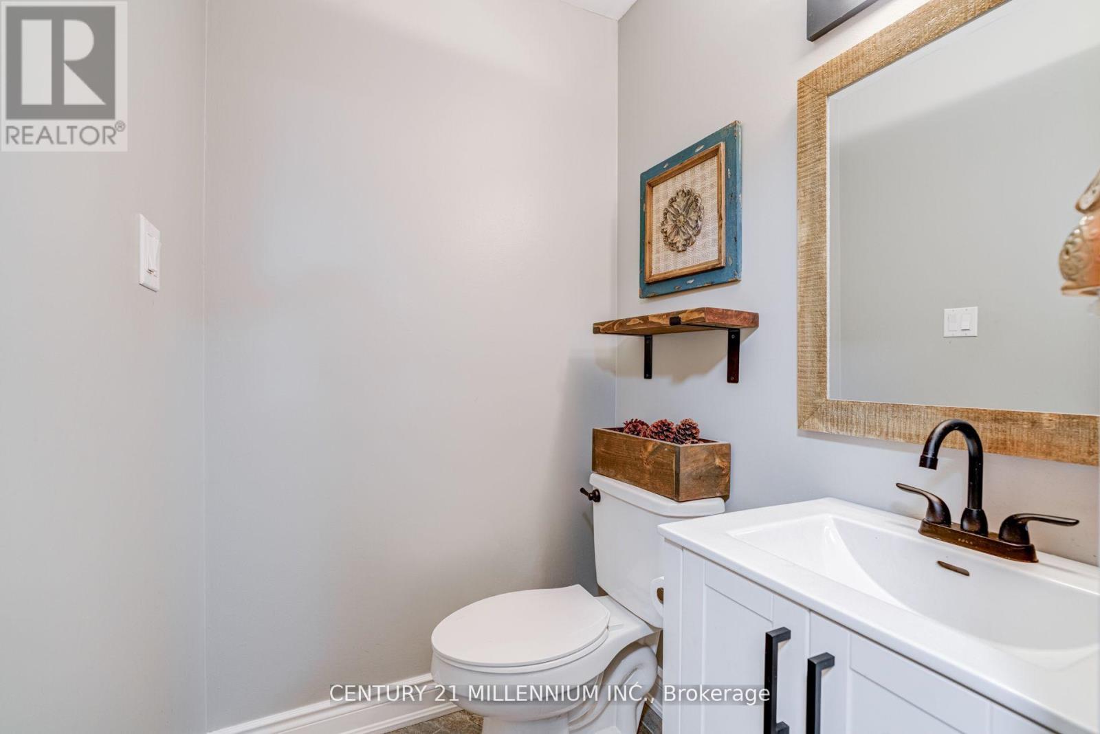 28 Bristol Avenue, Brampton (Northwood Park), Ontario  L6X 2B3 - Photo 17 - W12839032