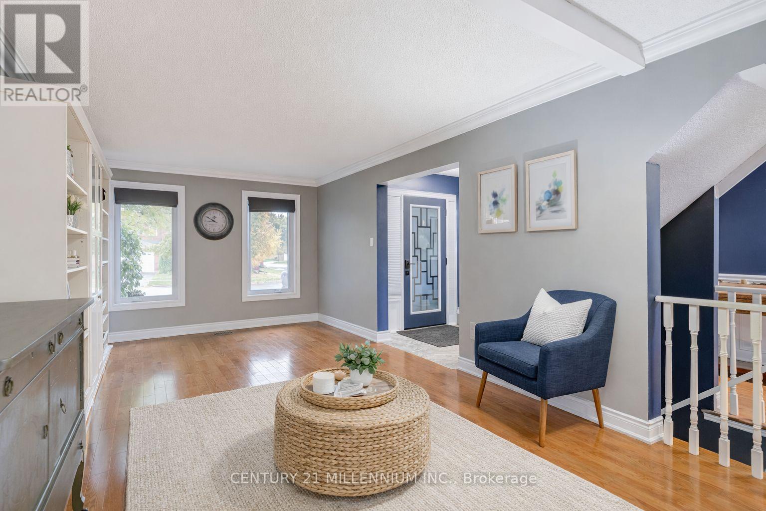 28 Bristol Avenue, Brampton (Northwood Park), Ontario  L6X 2B3 - Photo 9 - W12839032