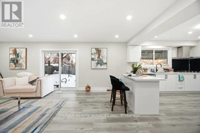 15 Langwith Court, Brampton, Ontario  L6Y 1Z9 - Photo 4 - W12839066