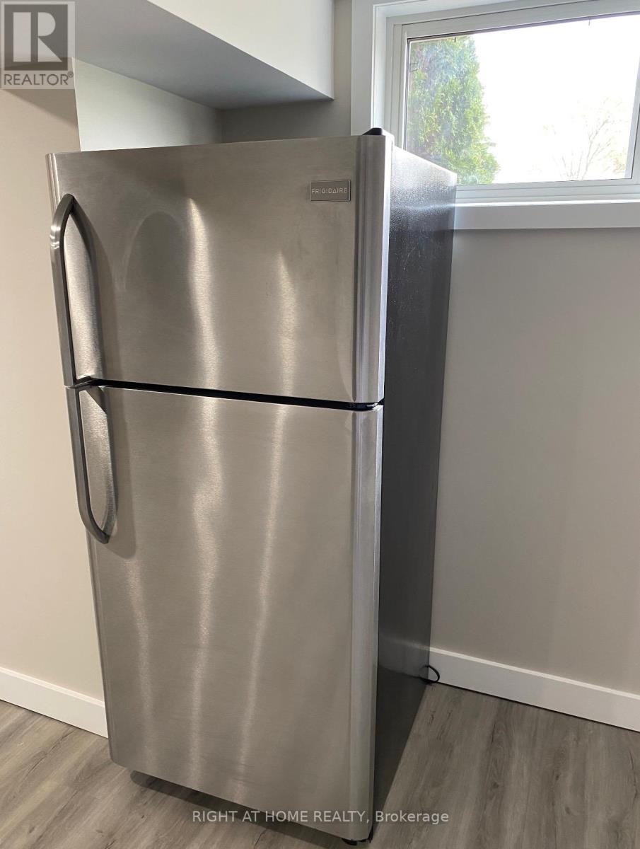 38 Summerfield Crescent, Toronto, Ontario  M9C 3X3 - Photo 4 - W12839080